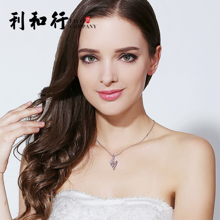 Women's Silver Pendant Necklace | Trendy Fashion Jewelry & Stylish Accessory LONDYN UPBRINGING