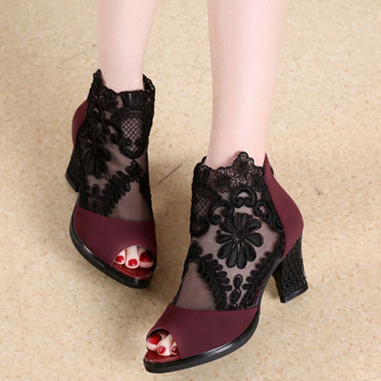 Lucyever Women's Plus Size Square High Heel Sandals: Sexy Flower Lace Peep Toe Gladiator (35-43) LONDYN UPBRINGING